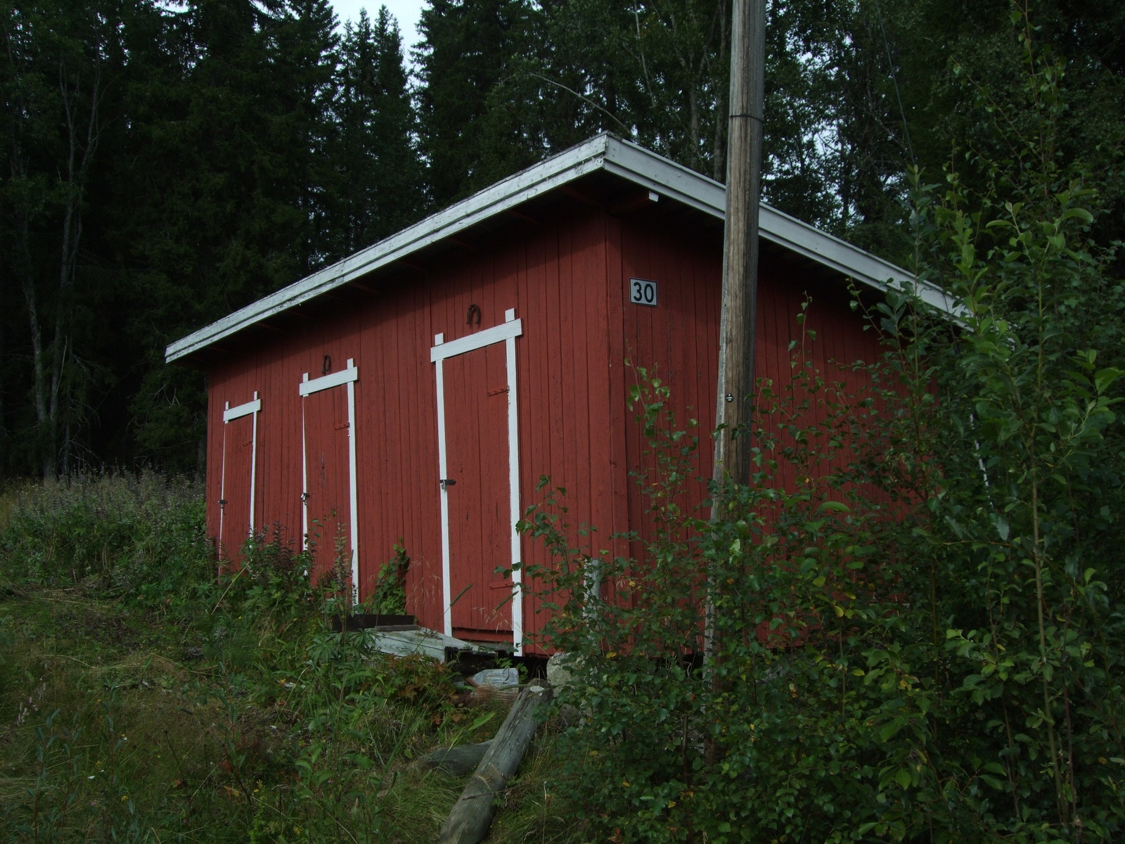 Frittliggende uthus. Galleribilde