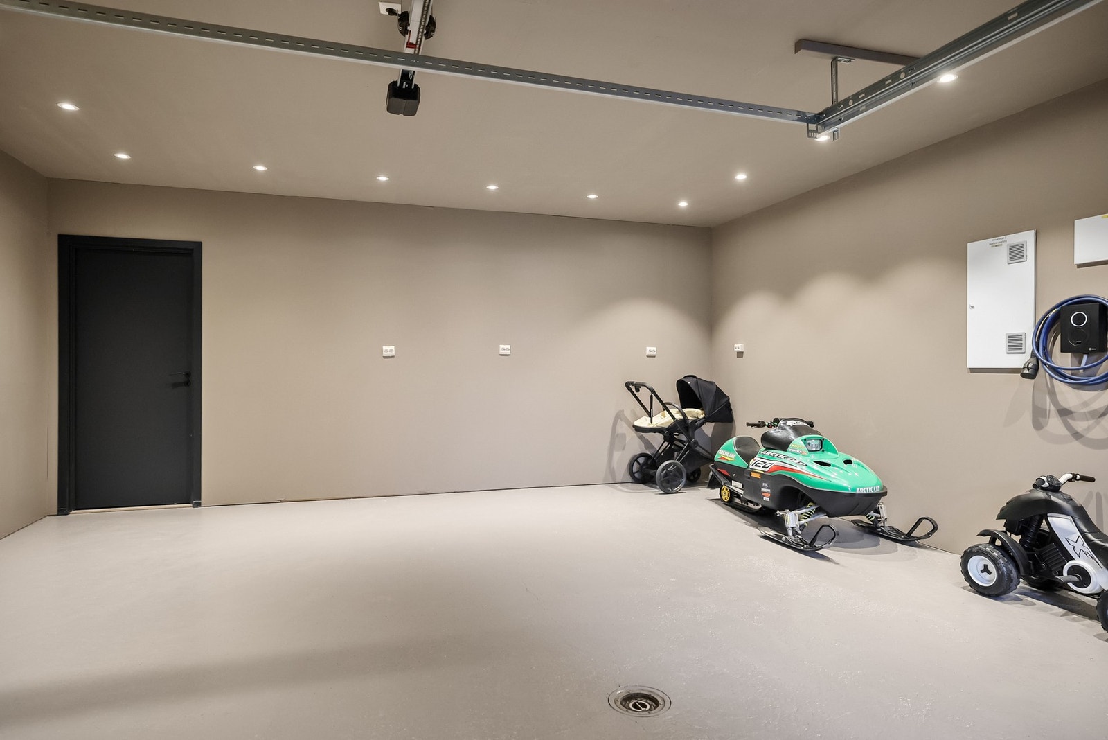 Her er det montert lader til elbil. Galleribilde