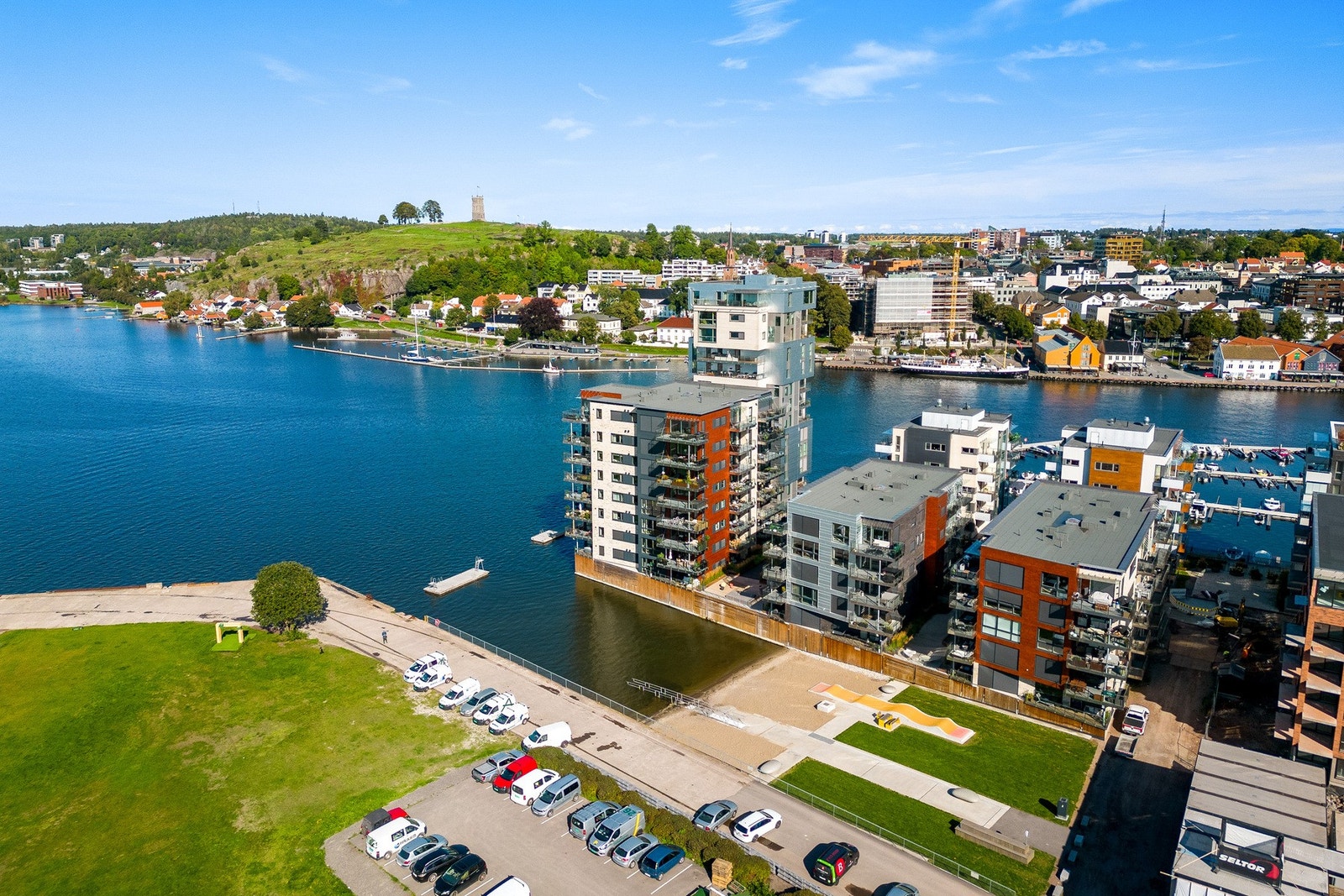 Området er under utbygging og fremstår som en perle med gangavstand til bykjernen, så vel som nærhet til den vakre skjærgården. Galleribilde