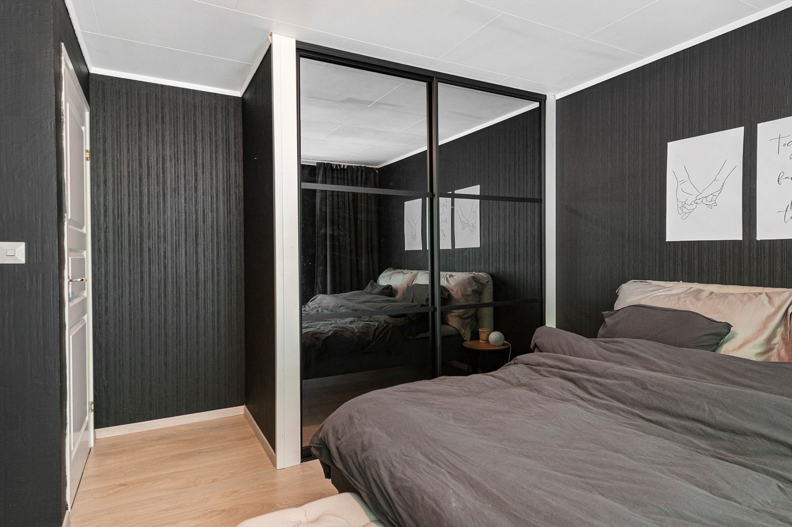 Hovedsoverommet har en romslig garderobe Galleribilde