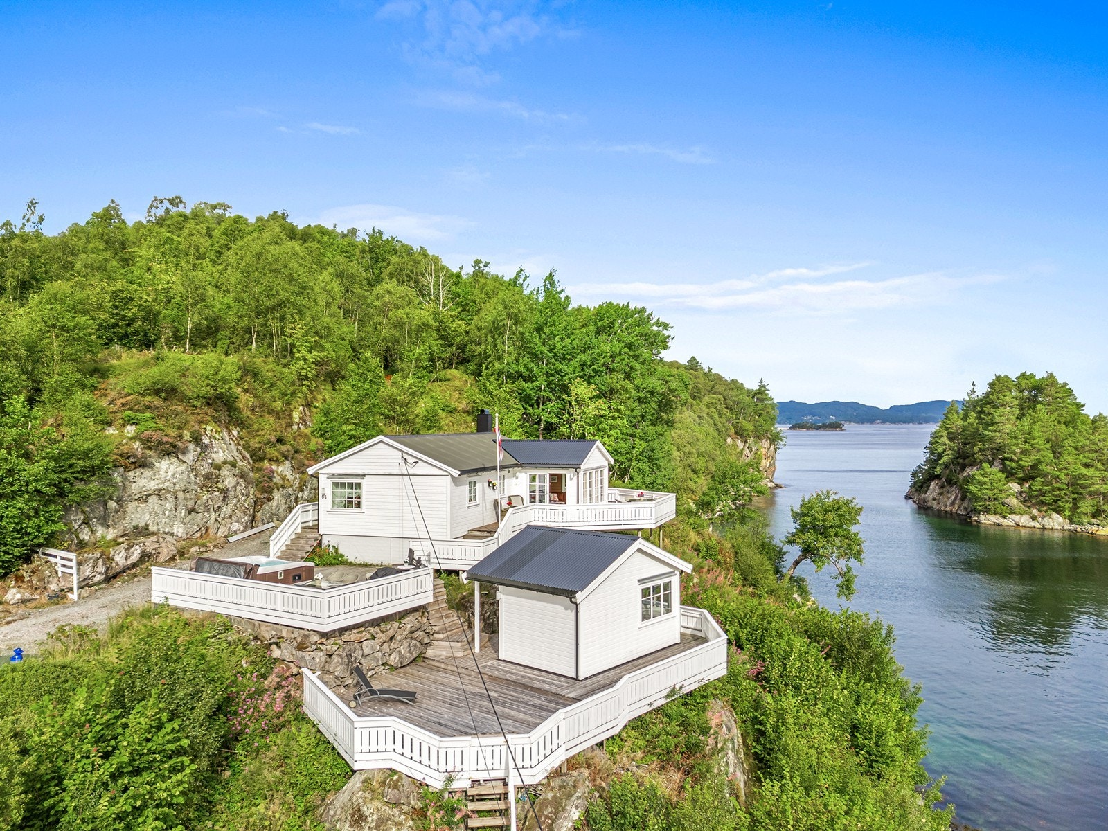 Velkommen til Levåg 65 - Presentert av Eiendomsmegler Norge ved Ørjan Stokka. Galleribilde