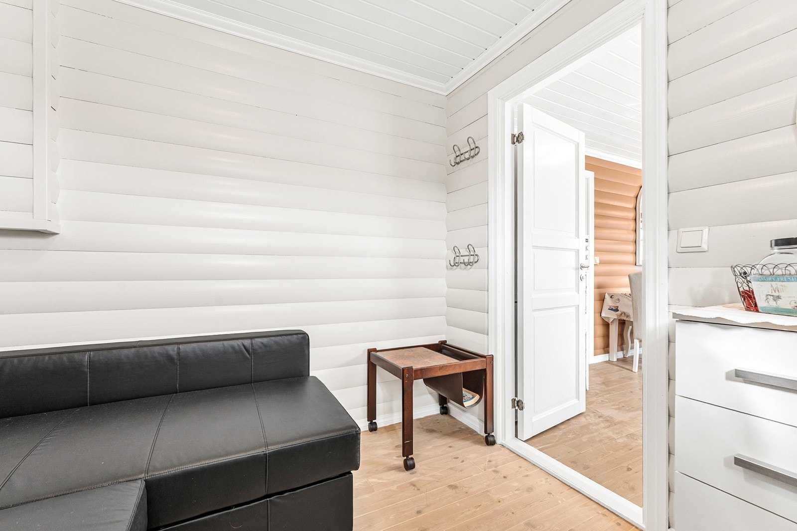 Plass til seng og oppbevaring. Galleribilde