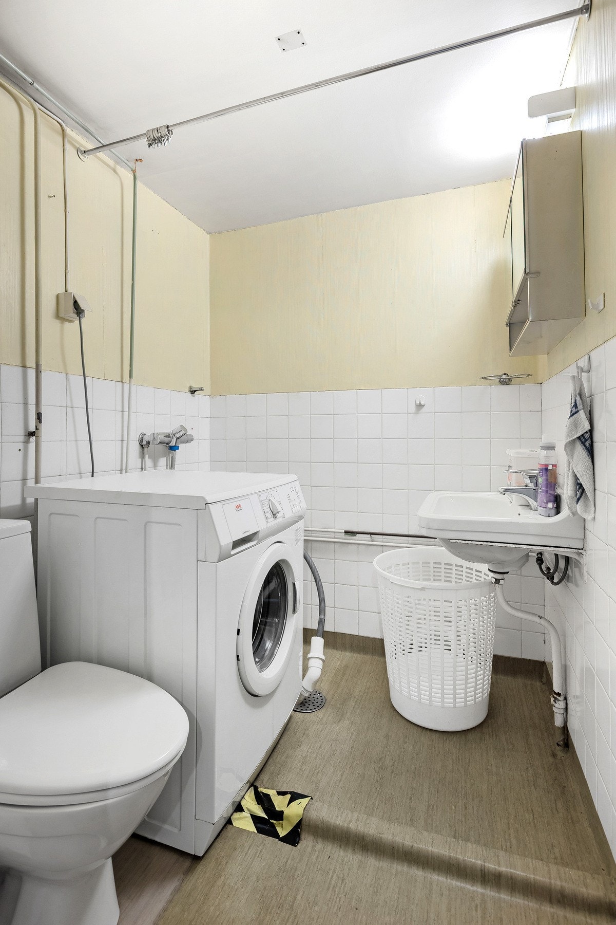 Vaskerom i kjelleren. Galleribilde