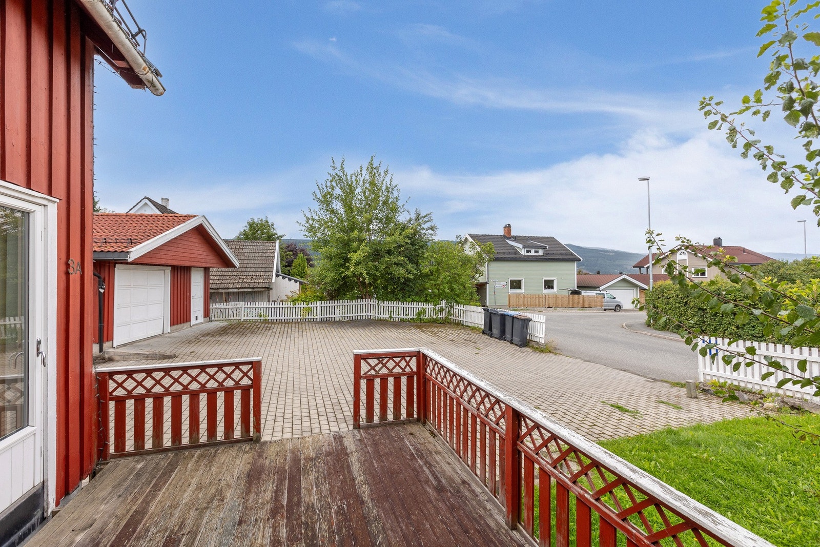 Uteplass perfekt for sommerdager. Galleribilde