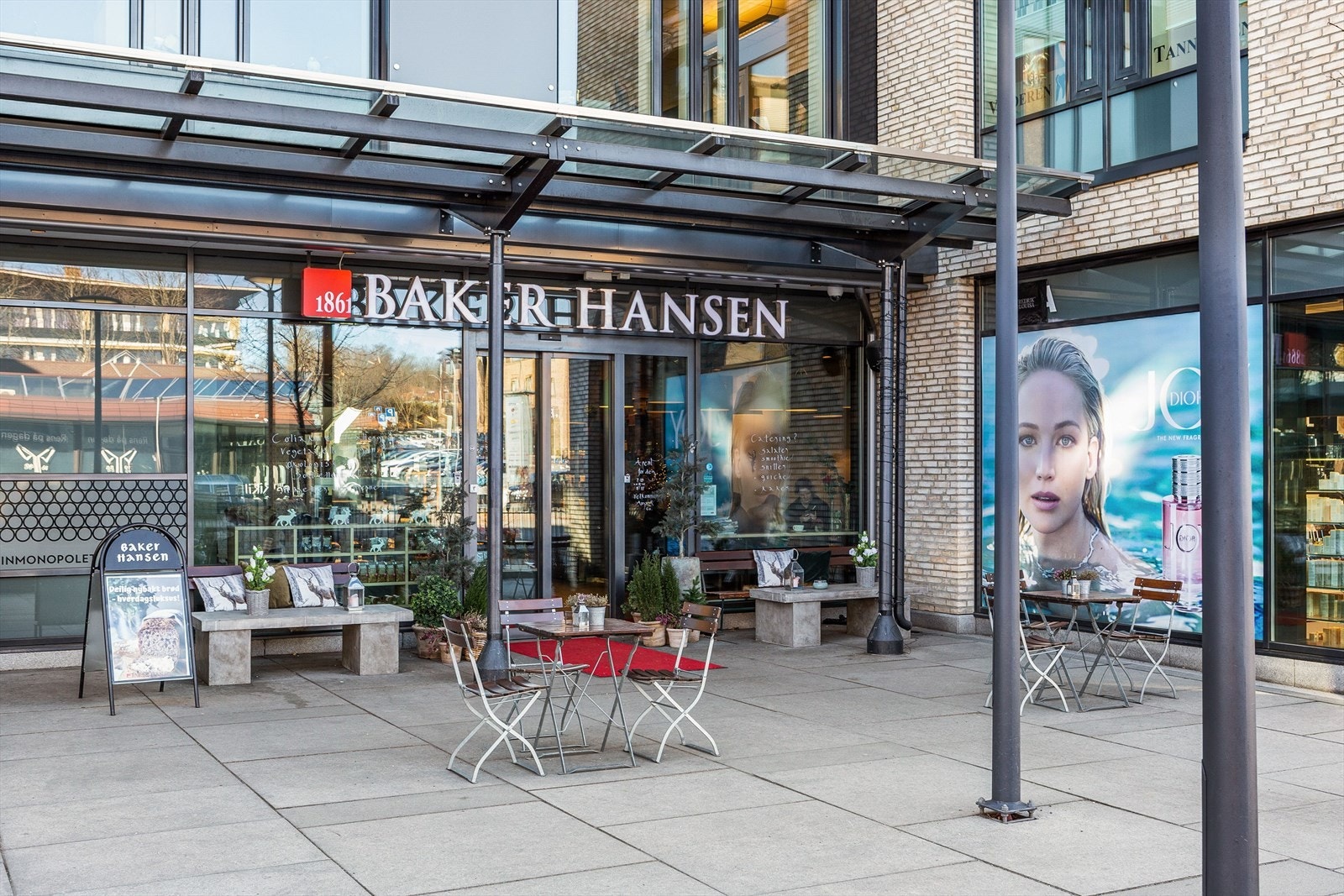 Baker Hansen på Vinderen Galleribilde