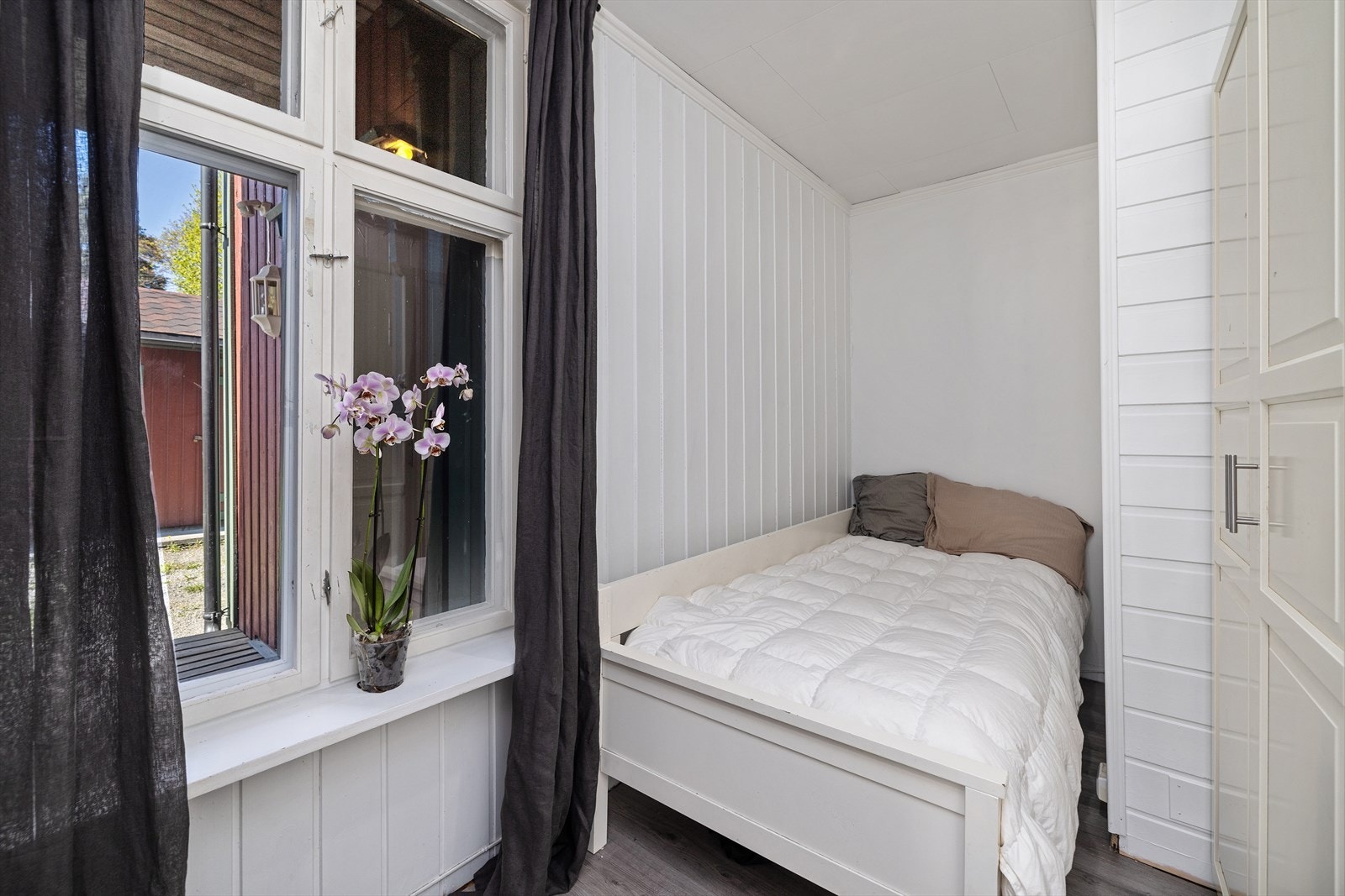 Det andre soverommet passer perfekt som gjesterom eller hjemmekontor. Galleribilde