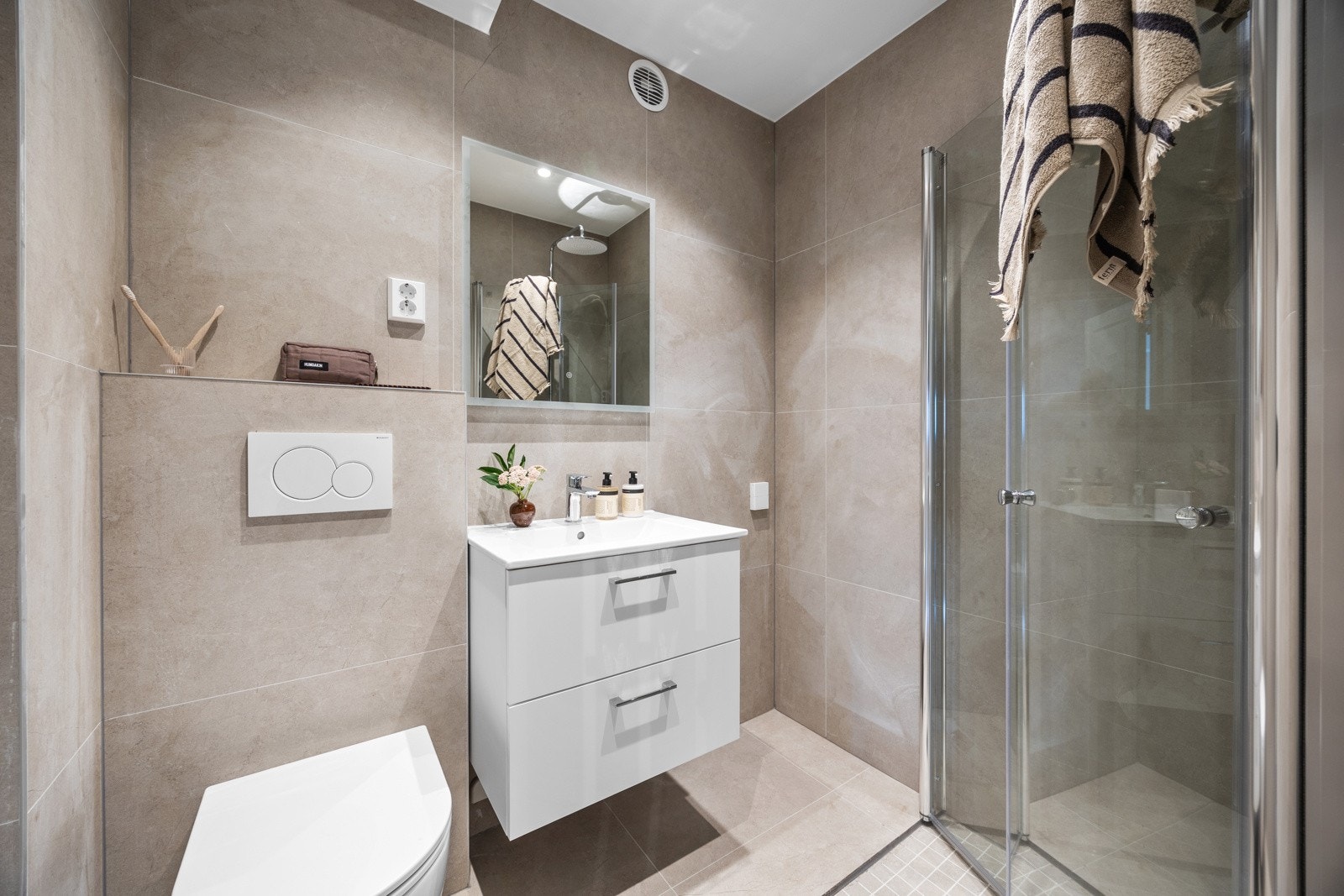 Nyoppusset bad i 2025 Galleribilde