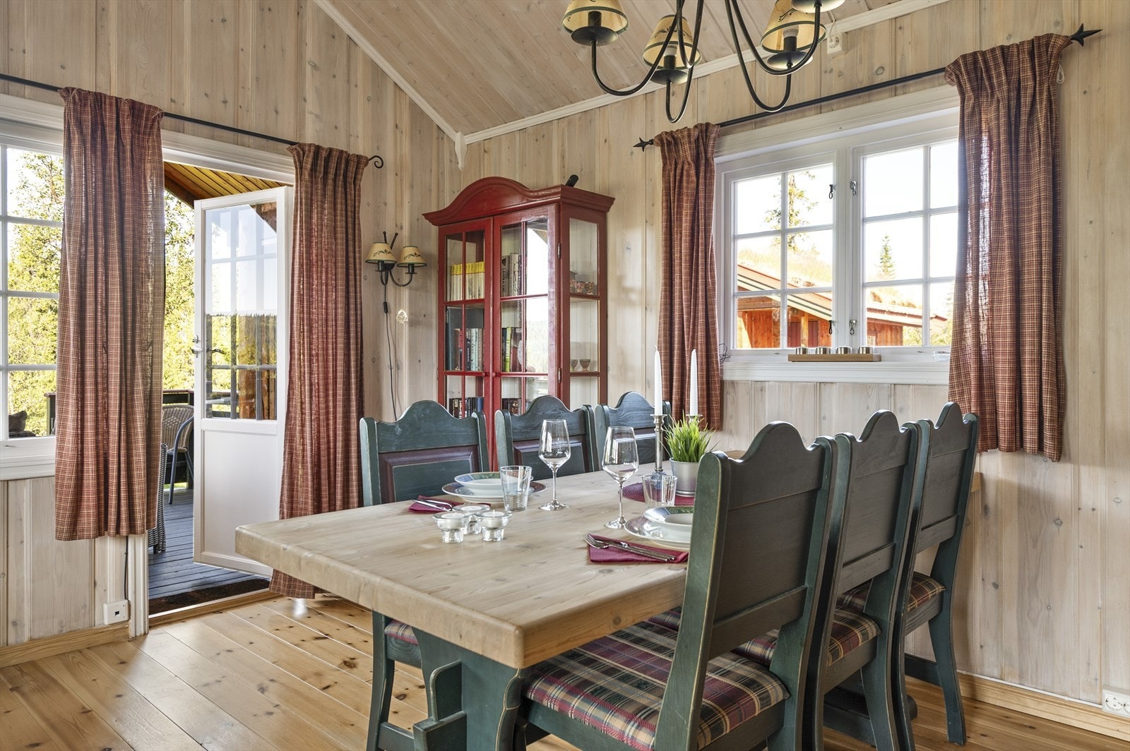 Spisestue. Galleribilde