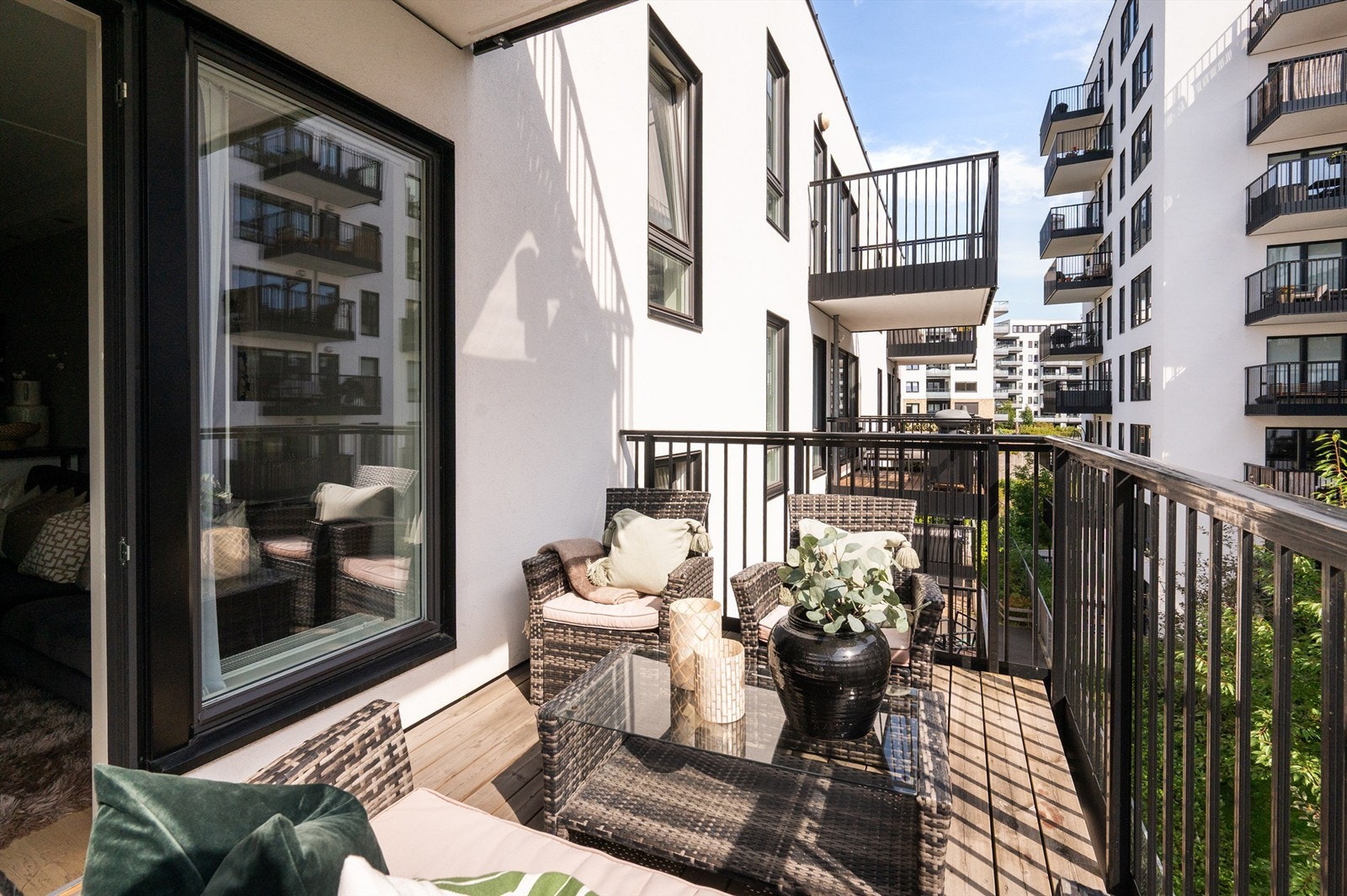 En moderne 2-roms med balkong, garasjeplass, IN-ordning og god standard. Galleribilde