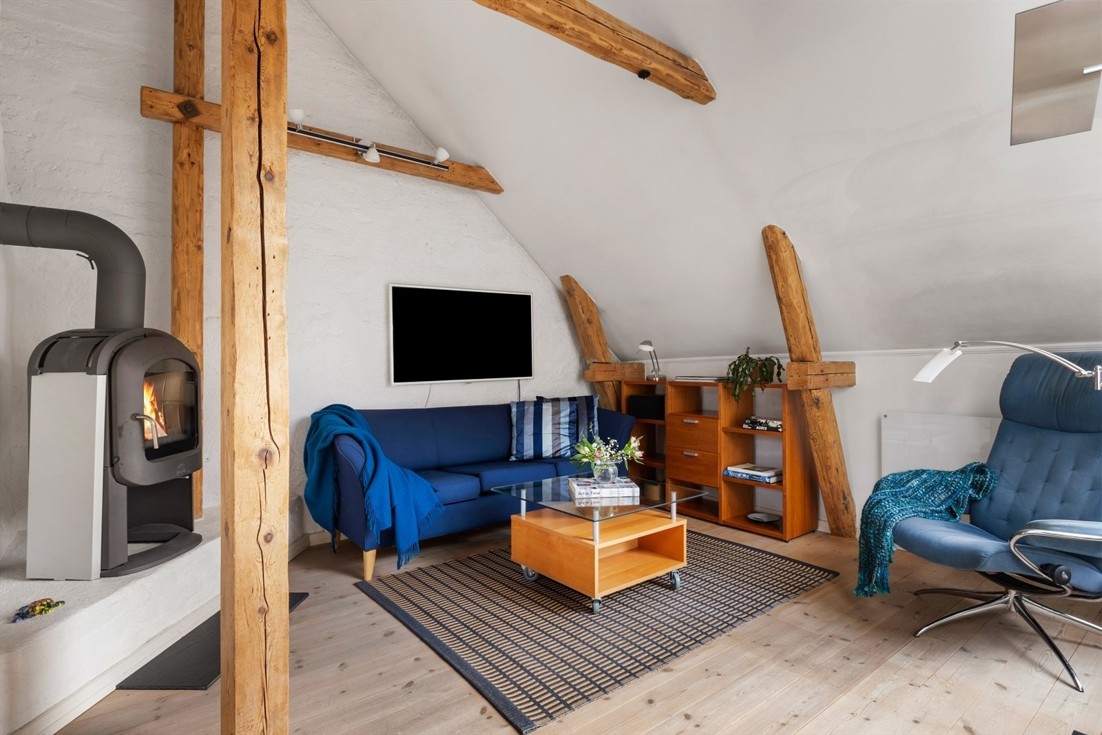 Her er det plass til hele to sofasoner. Galleribilde
