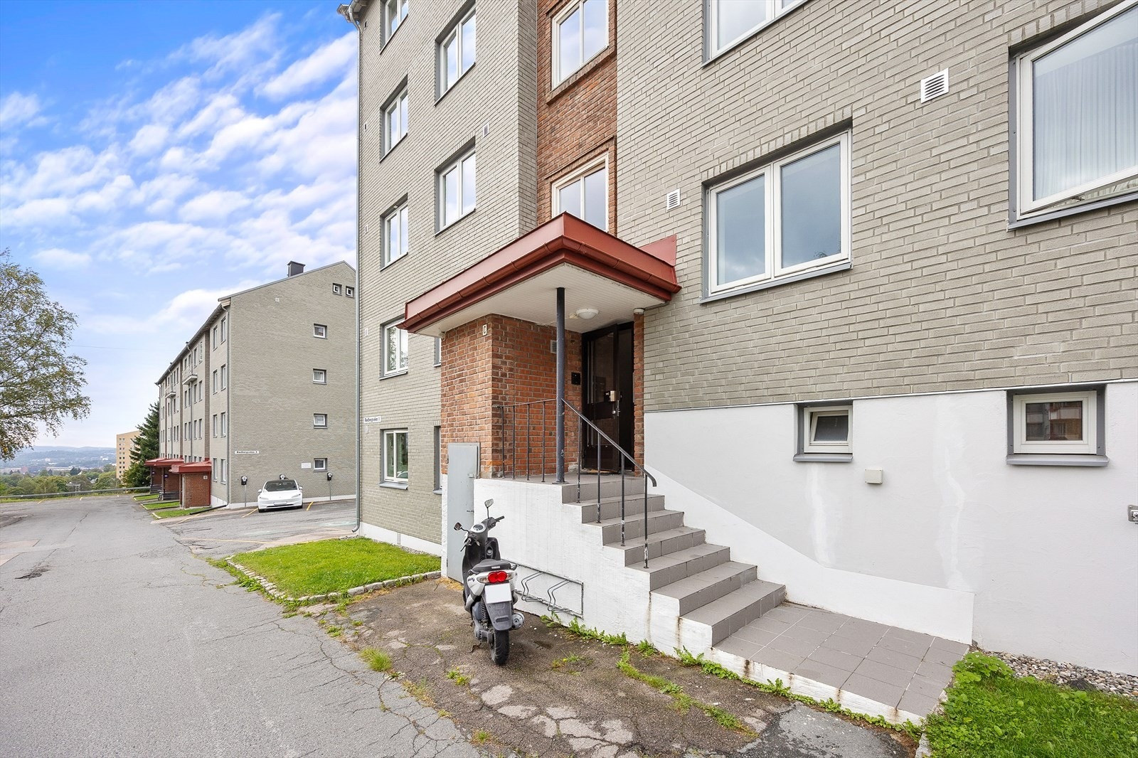 Blokkens inngangsparti. Galleribilde