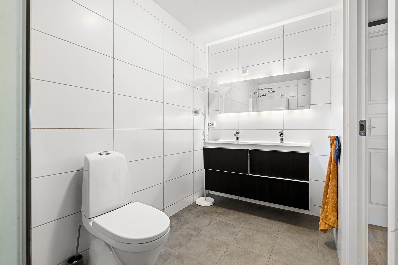 Pent flislagt bad på hele 6m². Galleribilde