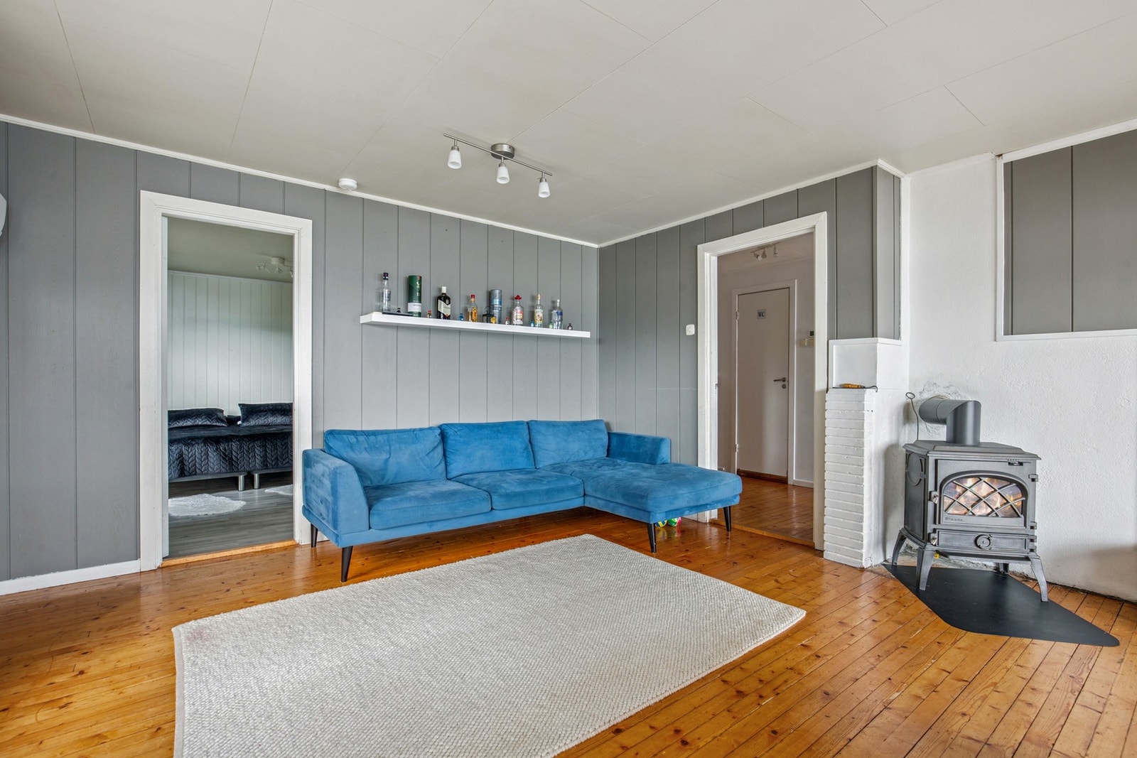 Vedfyring på stue Galleribilde