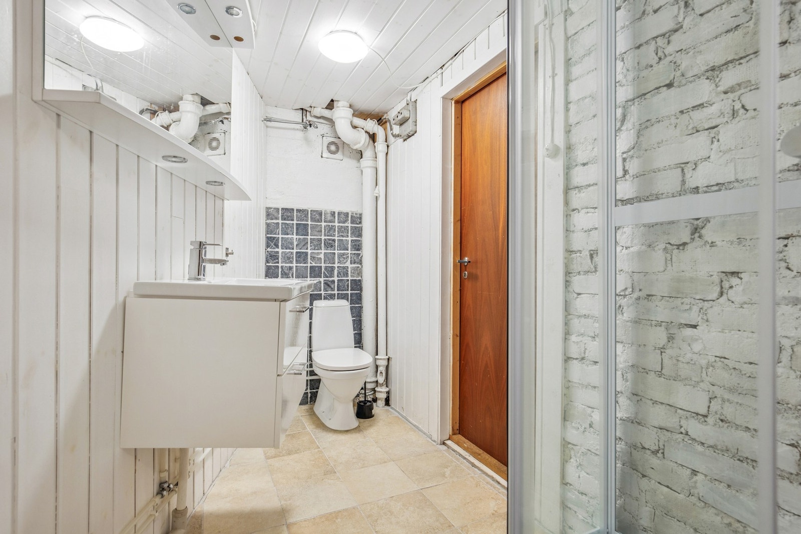 Bad i 1 etasje . Galleribilde