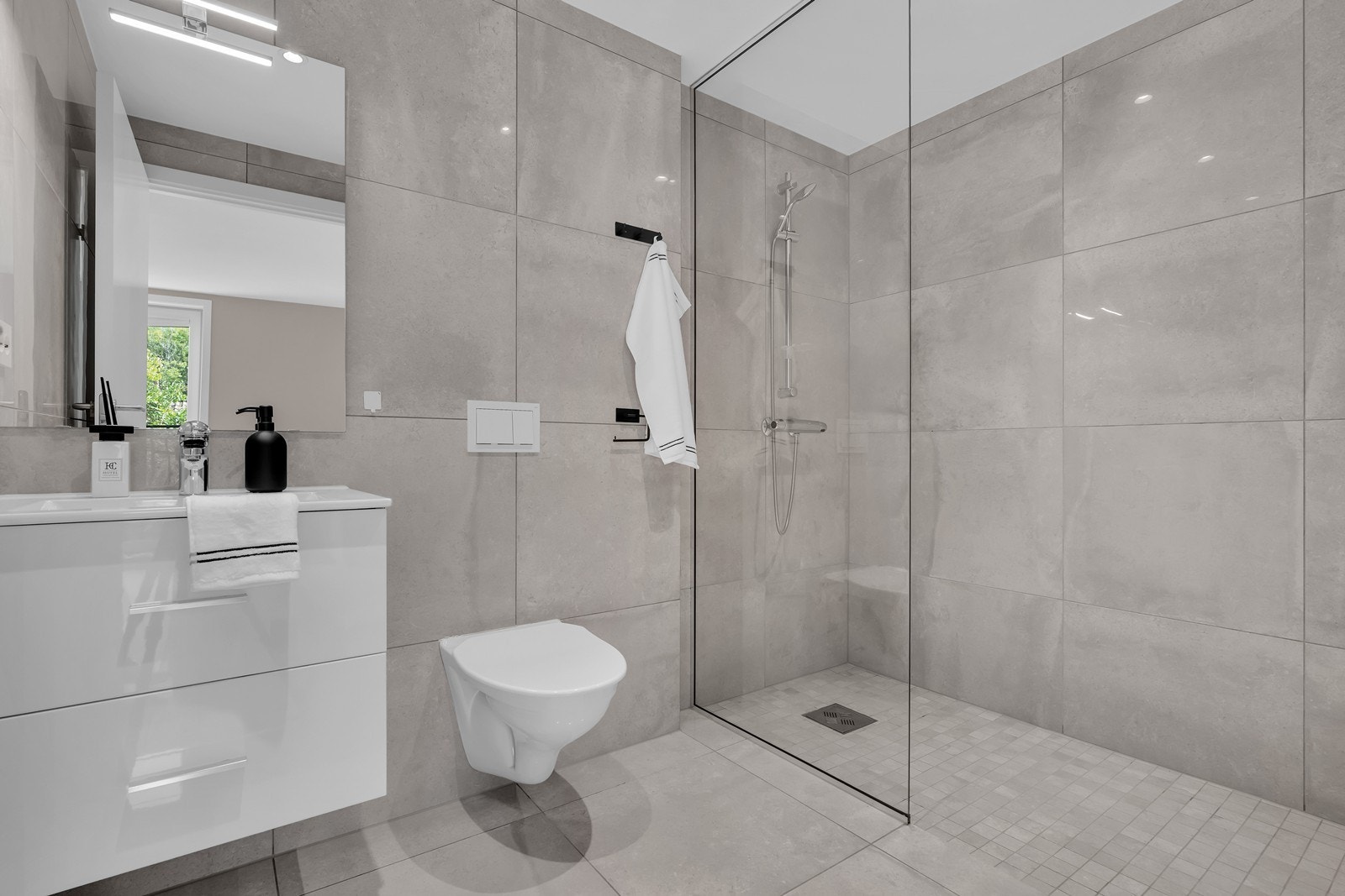 Bad 2 har samme utførelse som badet i tilknytning soverommet Galleribilde