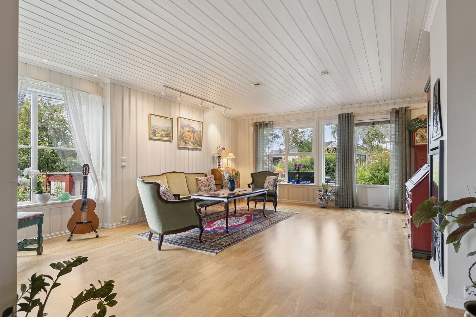 Lys og trivelig stue med flere innredningsmuligheter Galleribilde