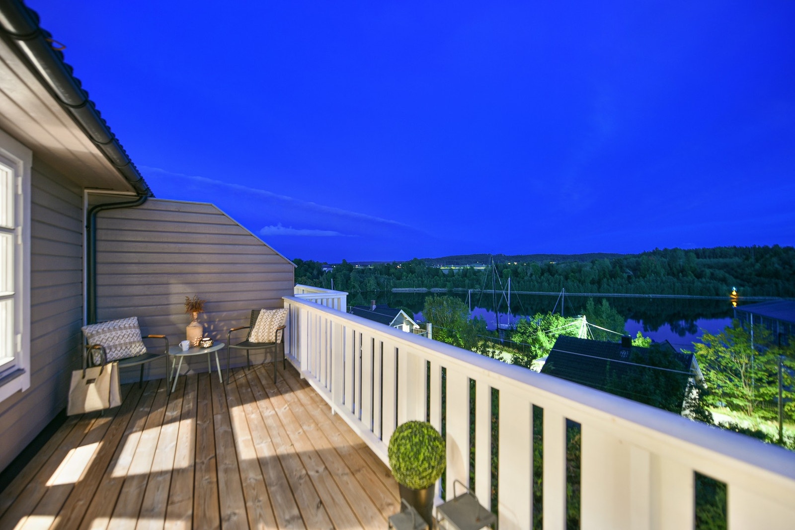 Balkong fra stue på hele 17 kvm. Galleribilde