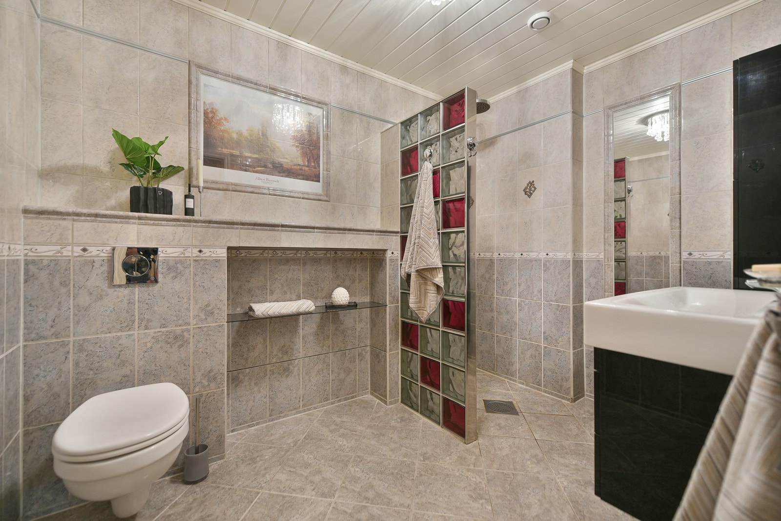 Flislagt bad på 6 kvm. Galleribilde