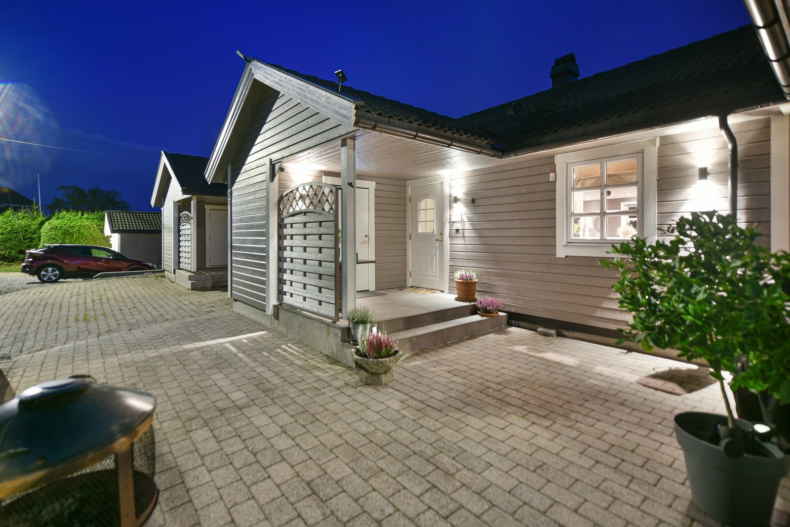 Lekker belegningsstein på utsiden av leiligheten. Galleribilde