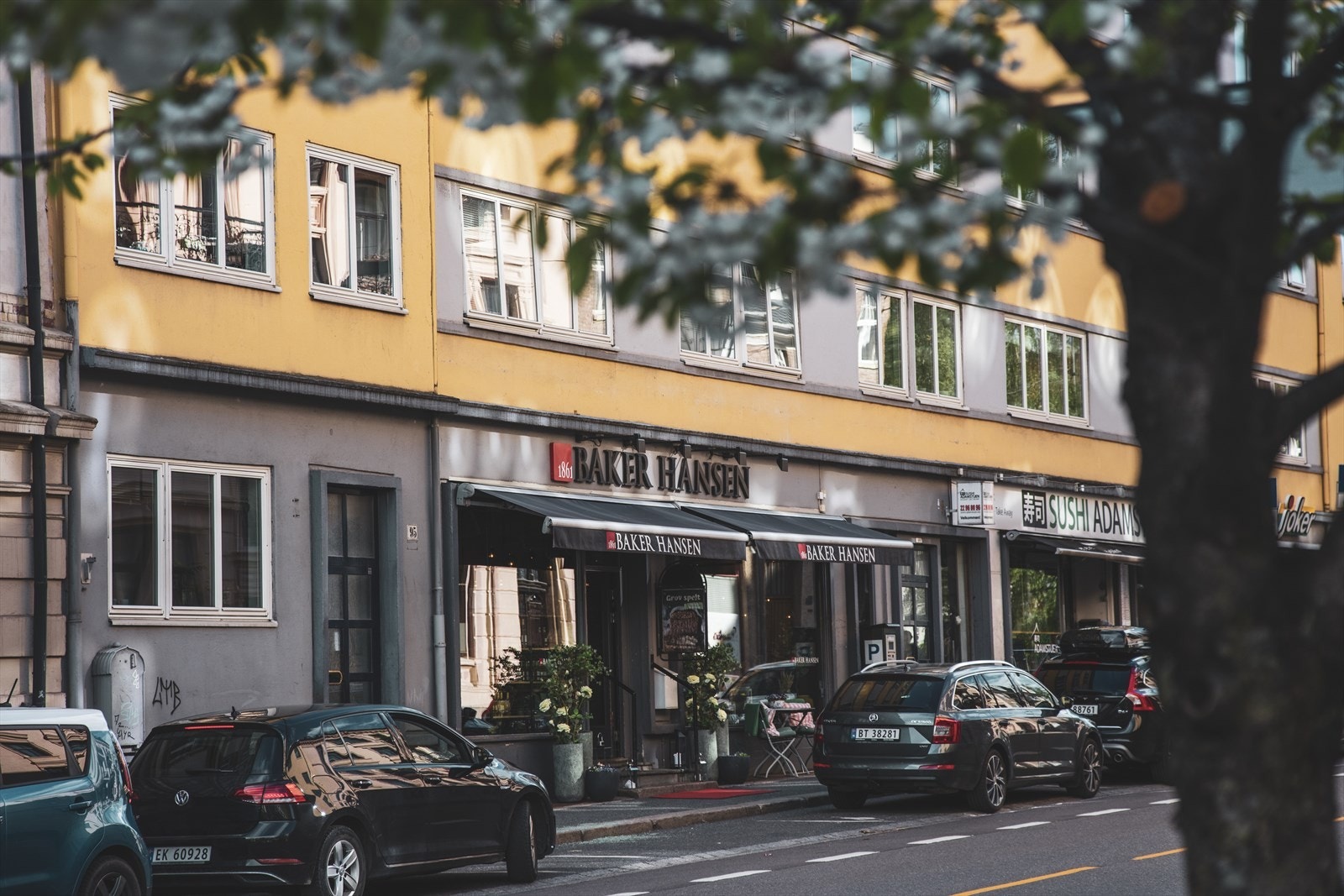 Baker Hansen på Adamstuen Galleribilde