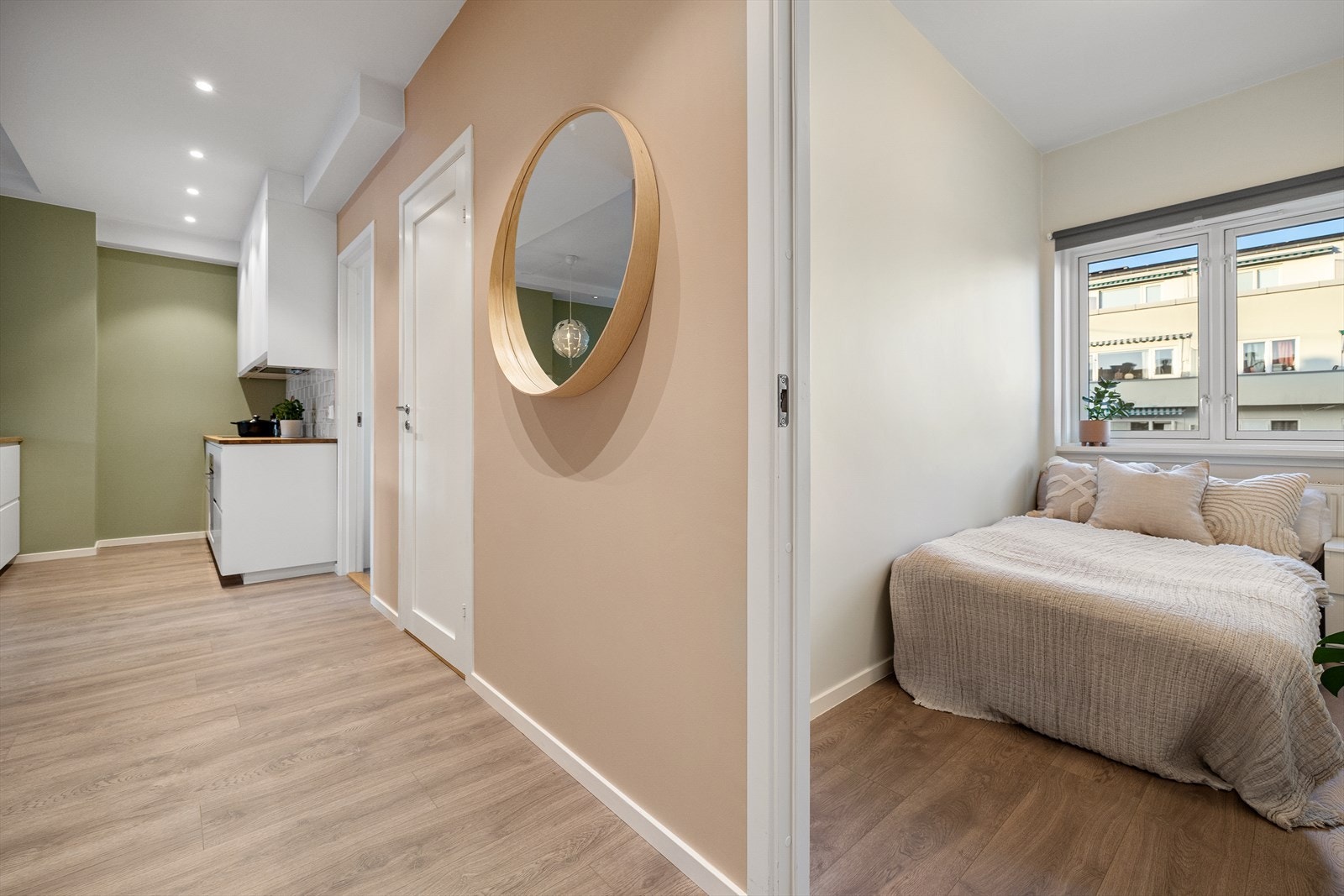 Leiligheten har en god planløsning og alle soverommene ligger ved siden av hverandre. Galleribilde