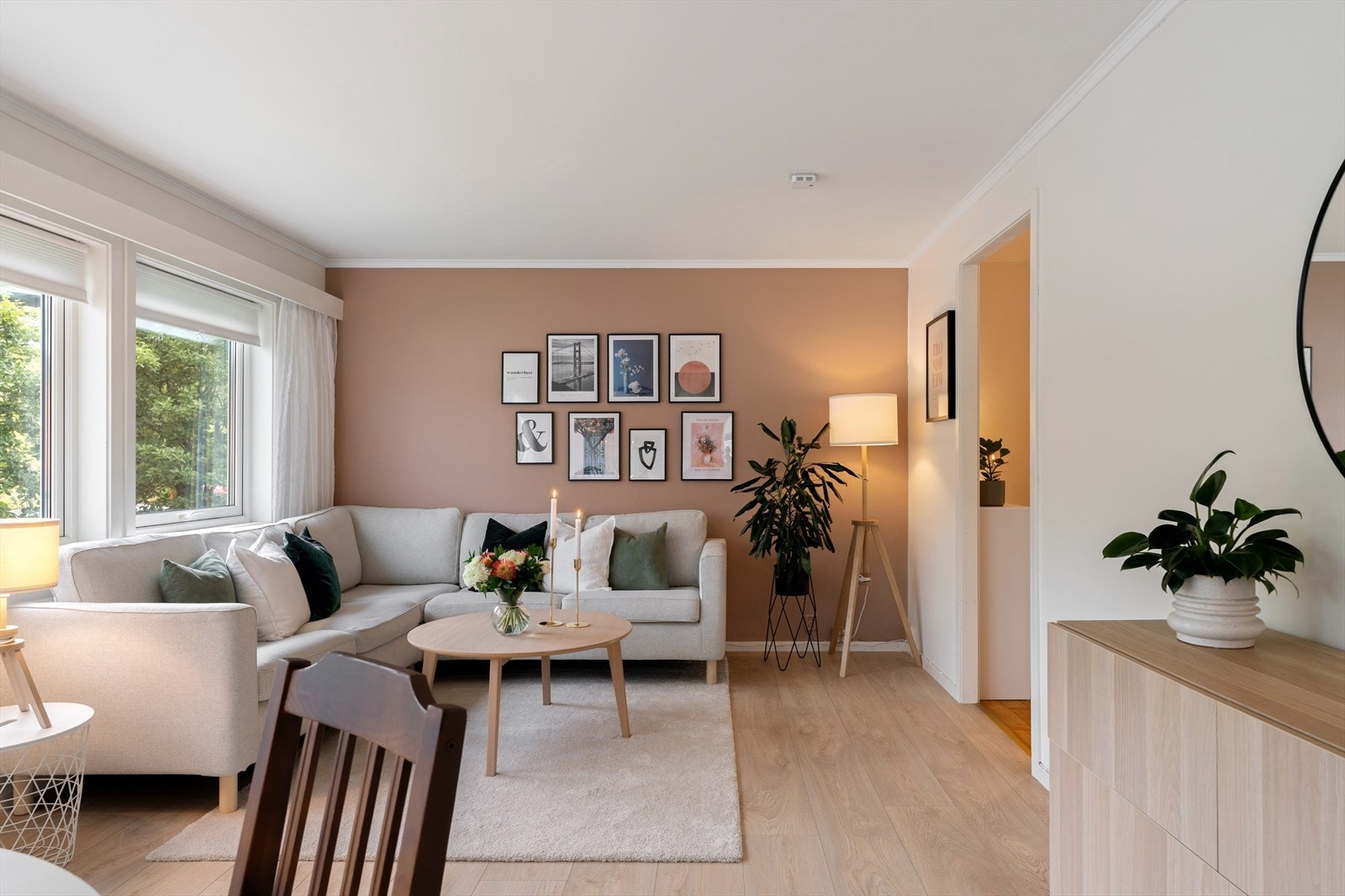 Det er en praktisk utforming, noe som gir stor fleksibilitet og frihet med tanke møblering i ulike soner. Galleribilde