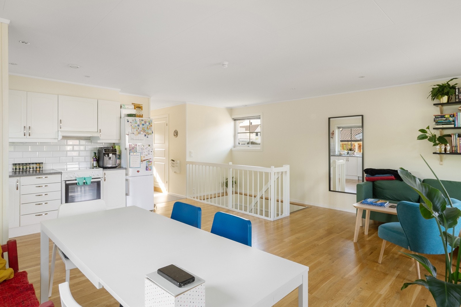 Det er god plass til spisestue/ spisebord. Galleribilde