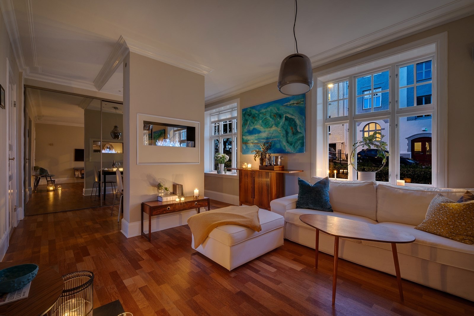 Biopeis i stue som varmer og gir en koselig atmosfære. Galleribilde