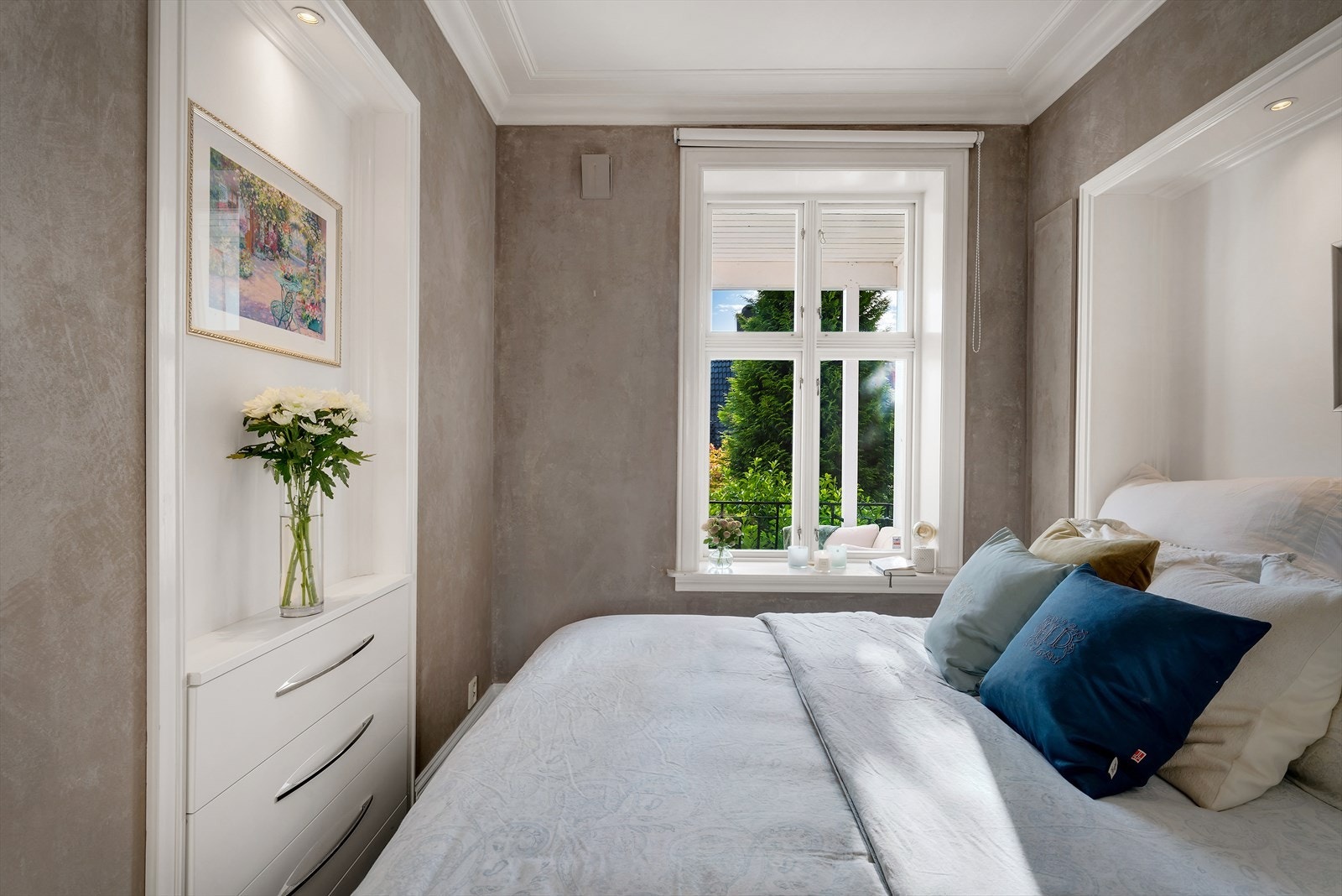 Innebygd garderobe. Galleribilde