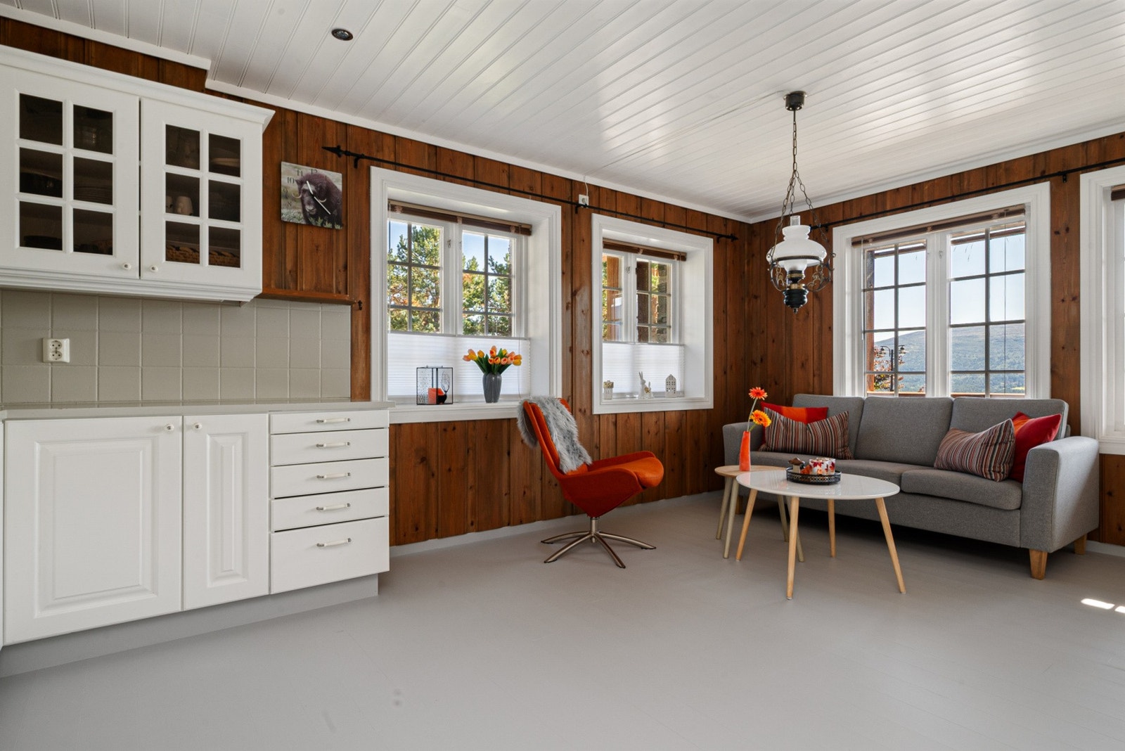 Alle spotter i himling er byttet til led. Galleribilde