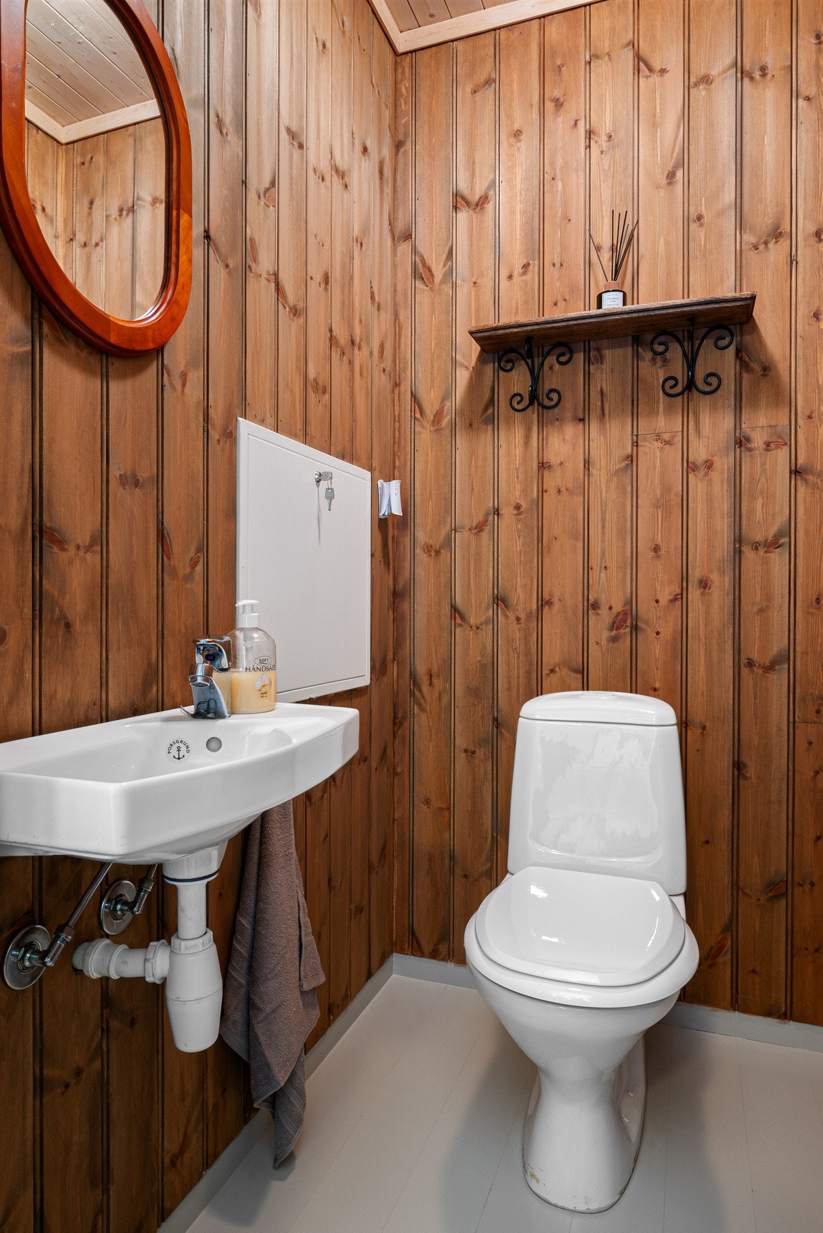 Eget toalettrom i gangen. Galleribilde