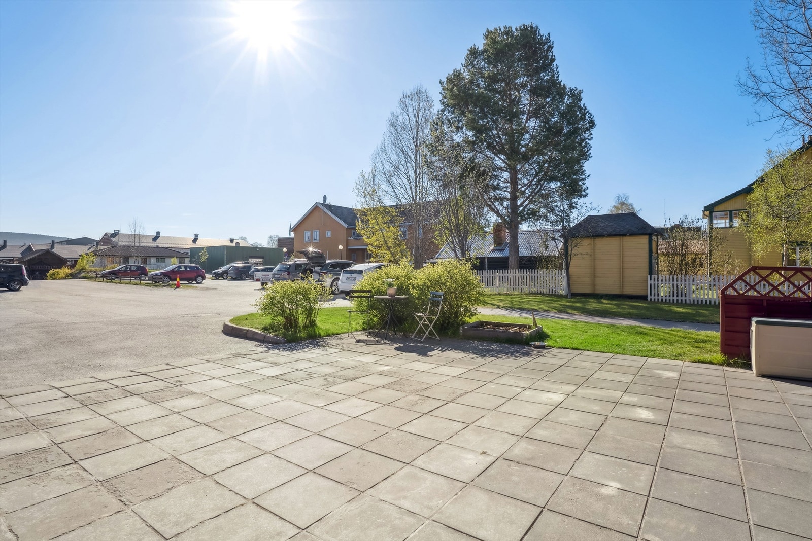 Parkering på fellesareal eller mulighet for å leie innendørs garasjeplass Galleribilde