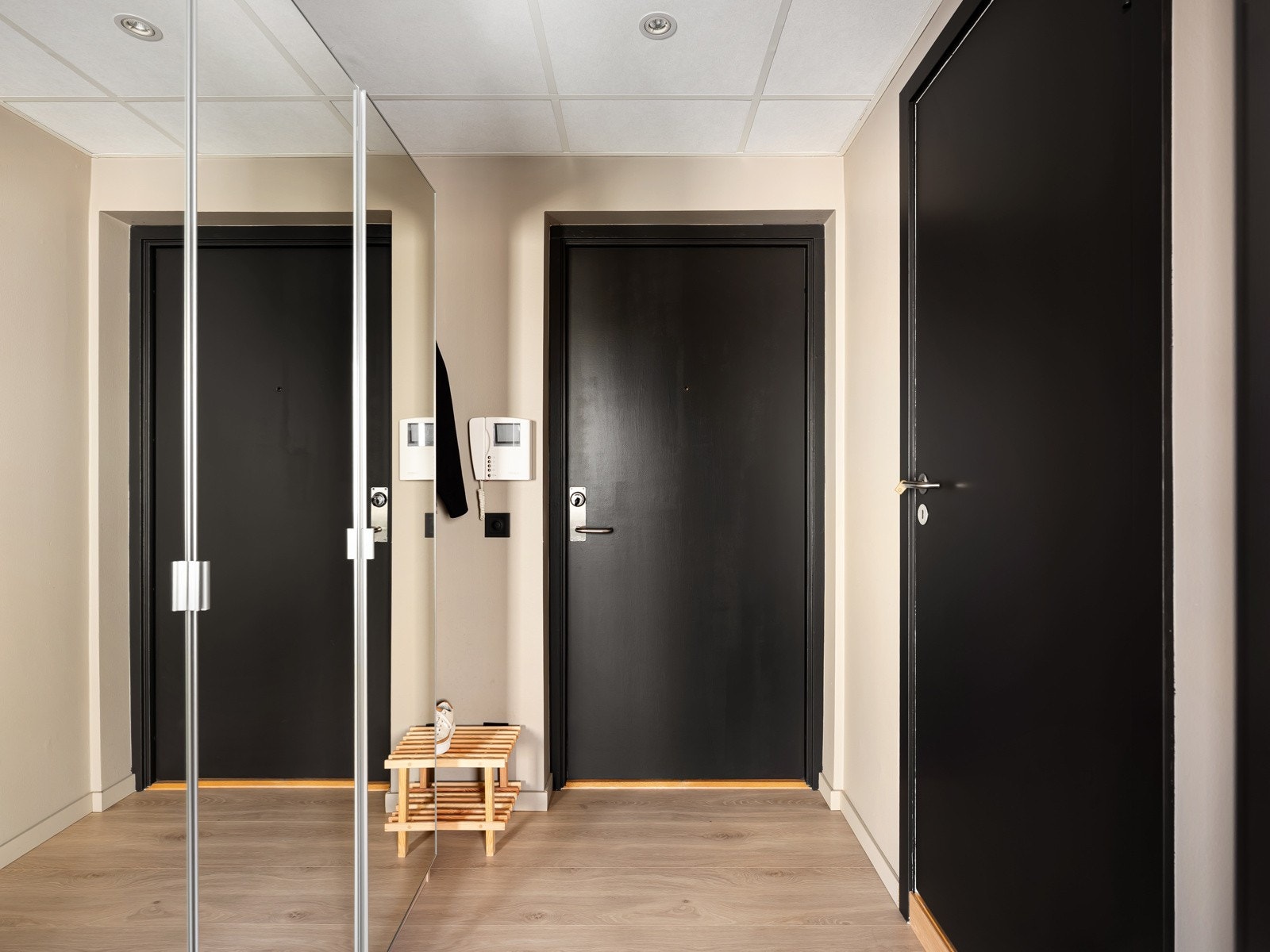 Leiligheten har heisadkomst til etasjen. Galleribilde