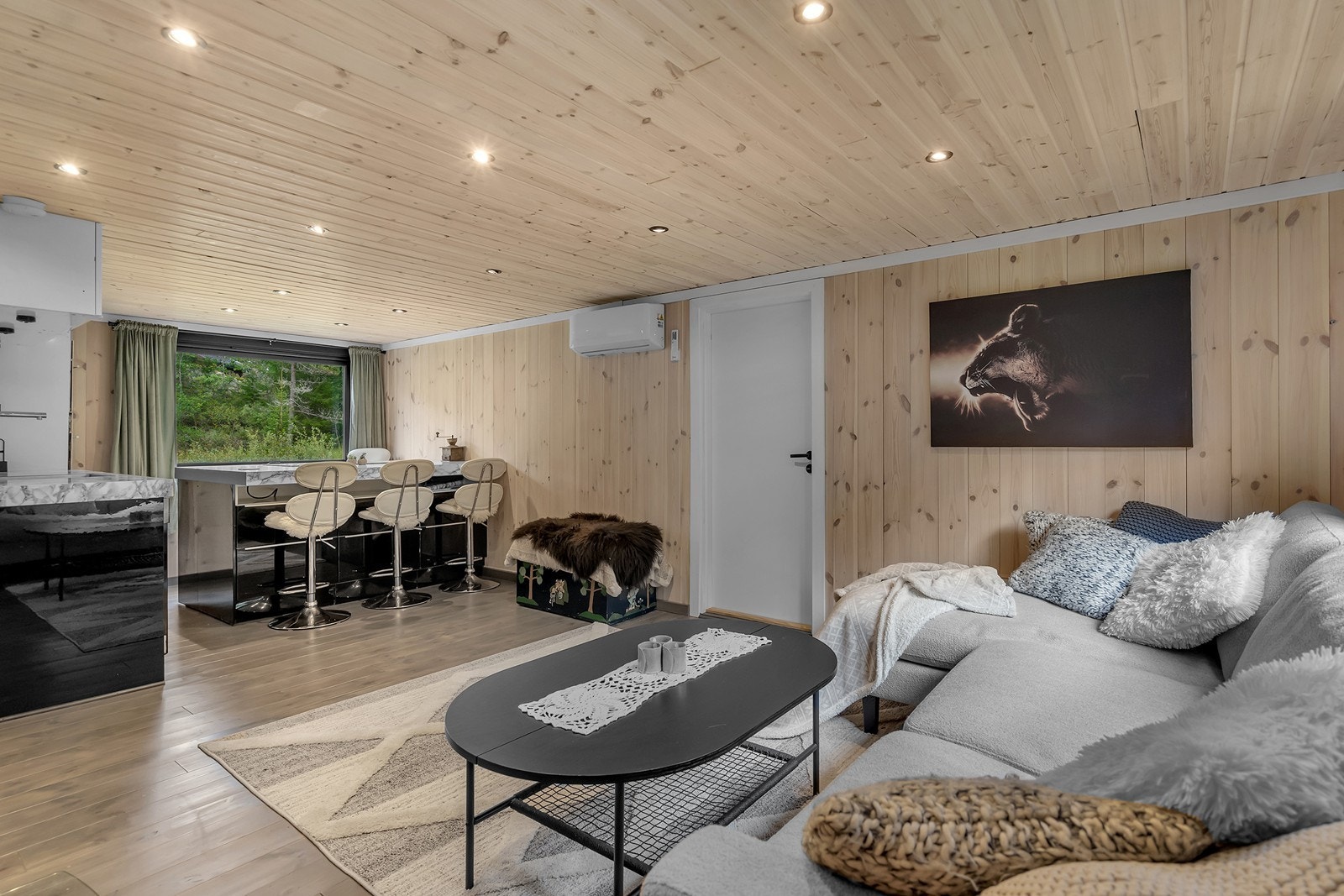 Åpen stue-/kjøkkenløsning. Galleribilde