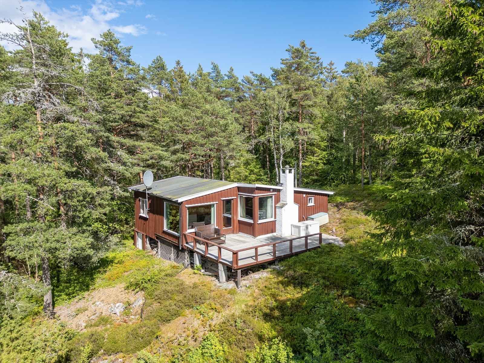 Hytta har en skjermet fin beliggenhet Galleribilde