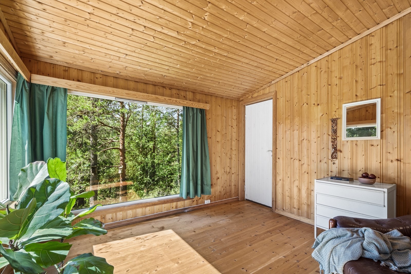 Stue med tilgang til soverom Galleribilde