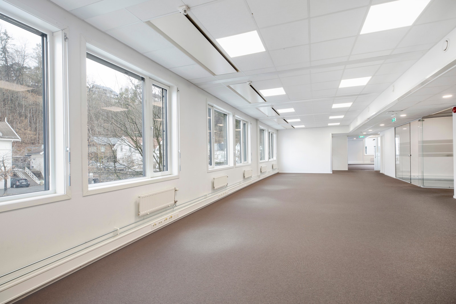 Åpne og lyse lokaler. Galleribilde