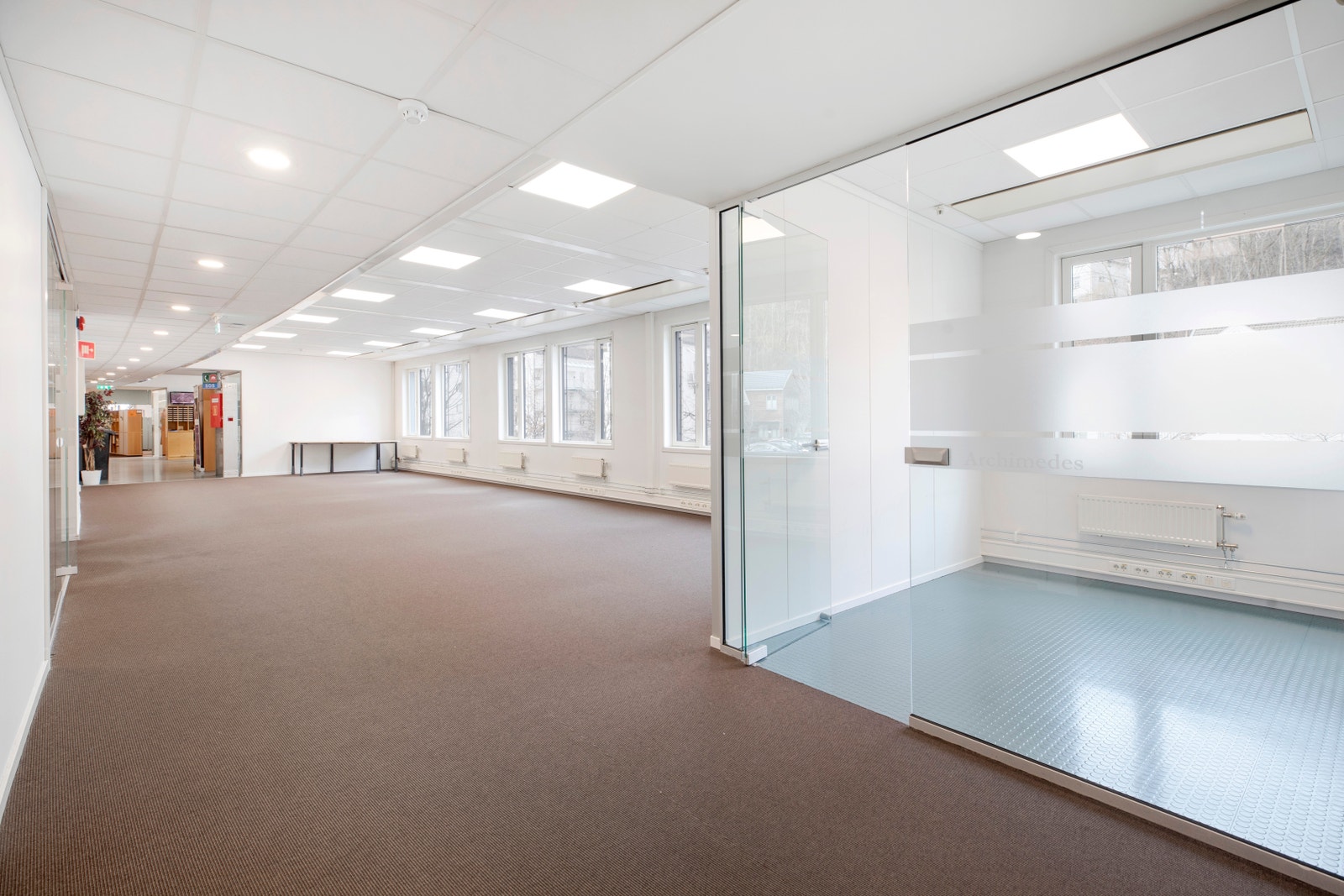 Åpne og lyse lokaler. Galleribilde