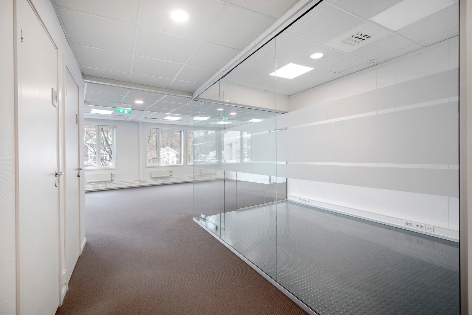 Åpne og lyse lokaler. Galleribilde