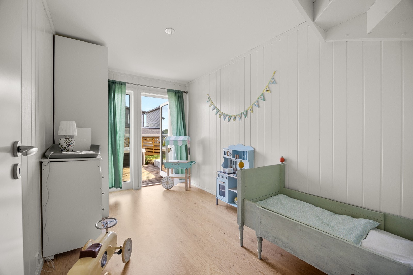 Dette soverommet har utgang til markterrassen. Galleribilde