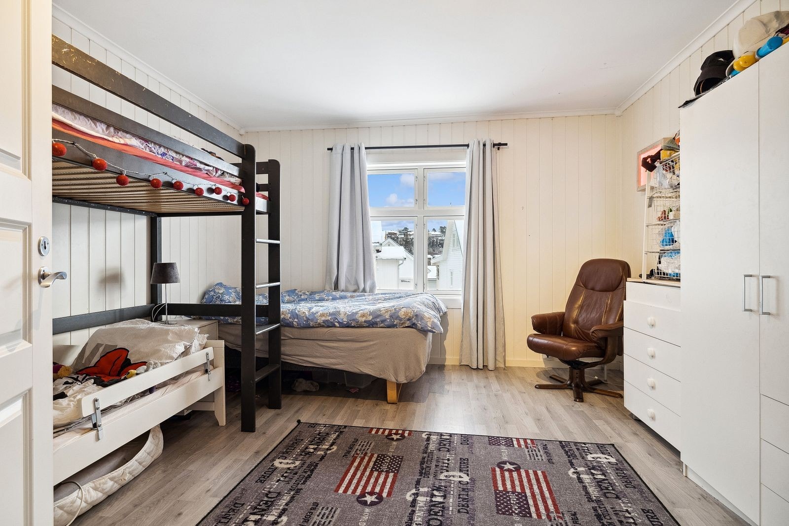 Soverom 1. etg. Galleribilde