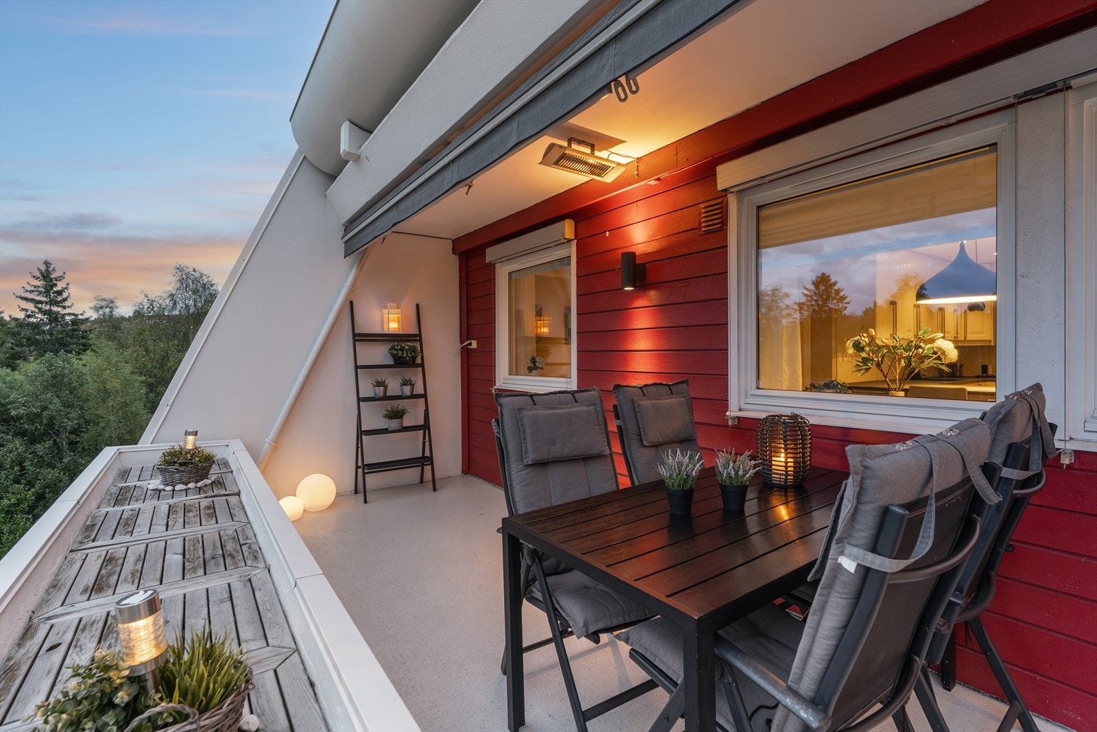 Det er god plass til noe trivelig utemøblement og grill. Galleribilde