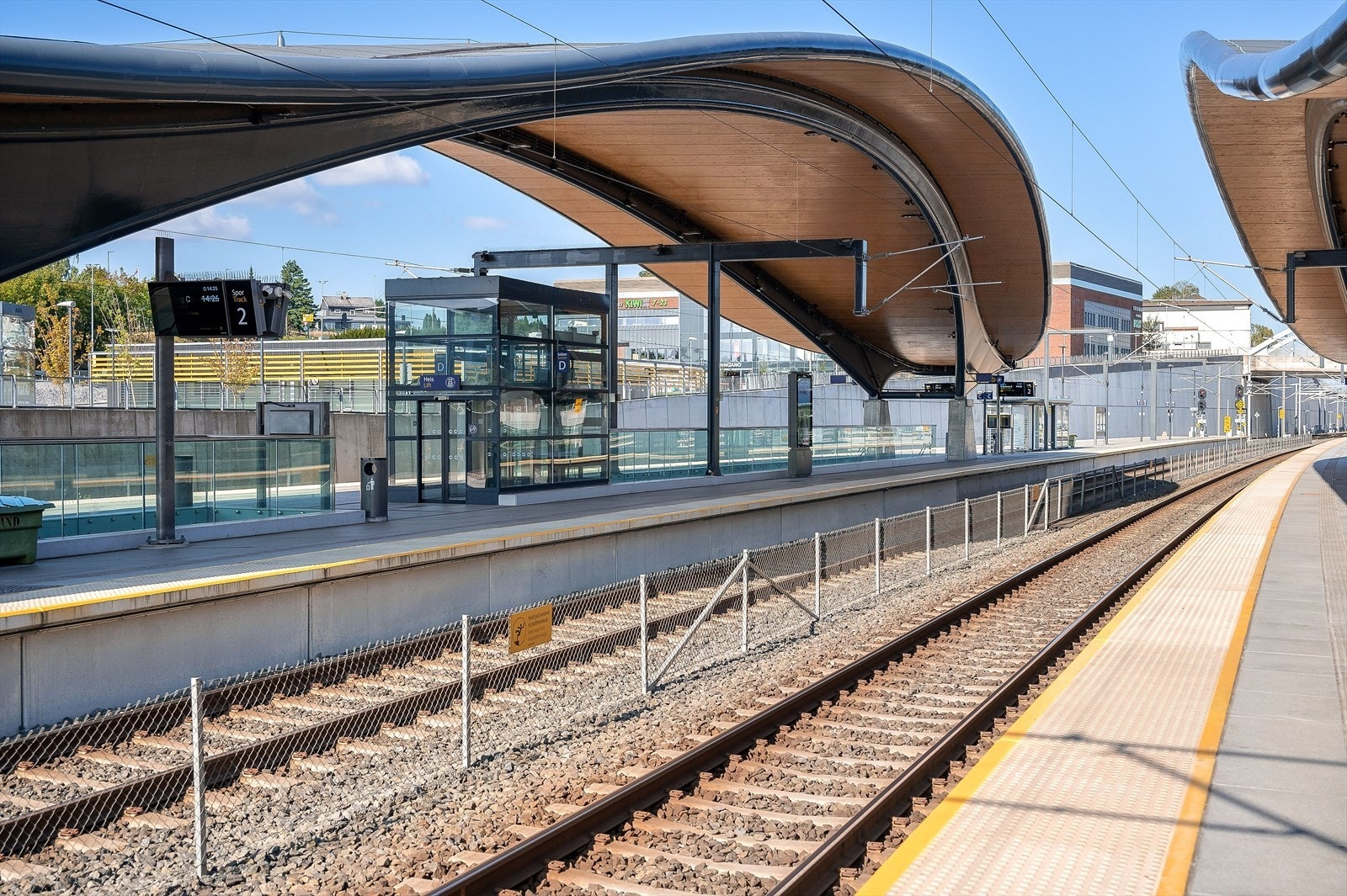 Med Follobanen tar reisetiden kun 11 minutter til Oslo fra Ski stasjon. Galleribilde