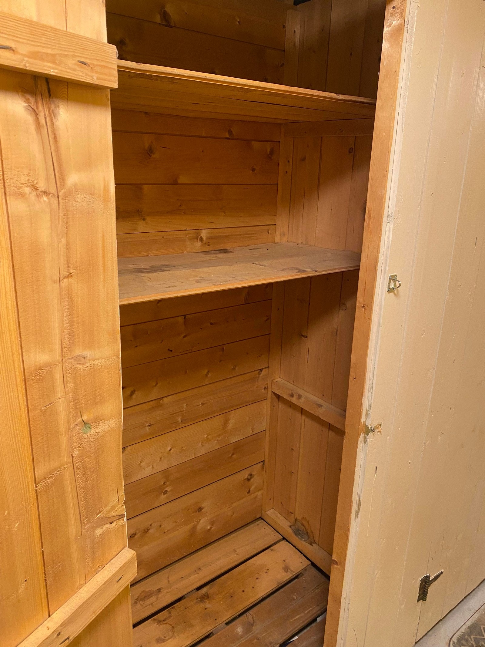 Liten kjellerbod Galleribilde