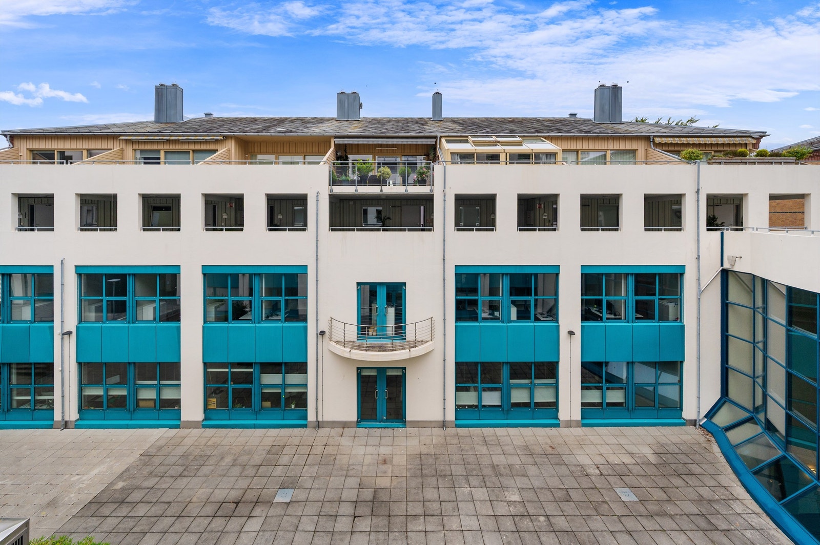 Sameiet består av 109 leiligheter og 3 næringsseksjoner. Galleribilde