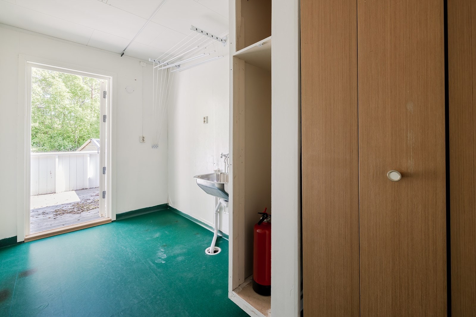 Vaskerom med egen inngang. Galleribilde