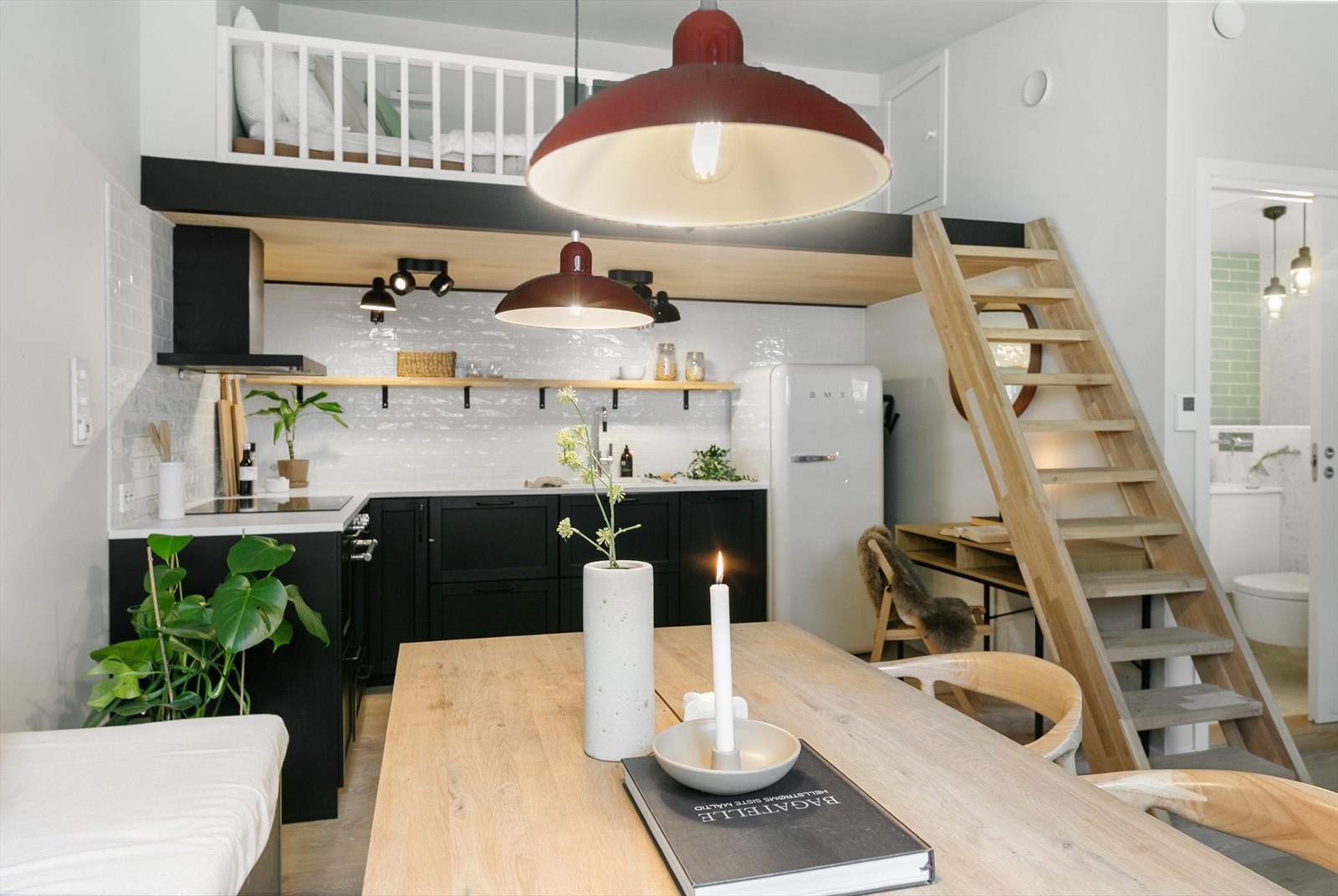 I det andre hjørne av rommet er det lekre kjøkkenet plassert. Galleribilde