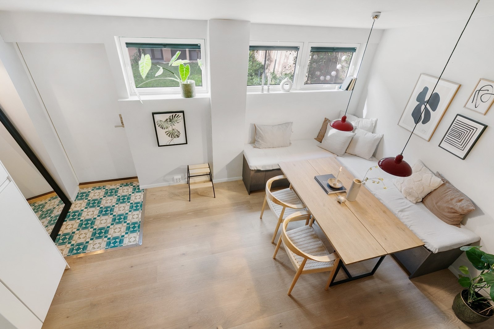 Velkommen inn. Dette hjemmet må bare oppleves! Her får du absolutt alt du trenger for en enkel, hyggelig hverdag! Galleribilde