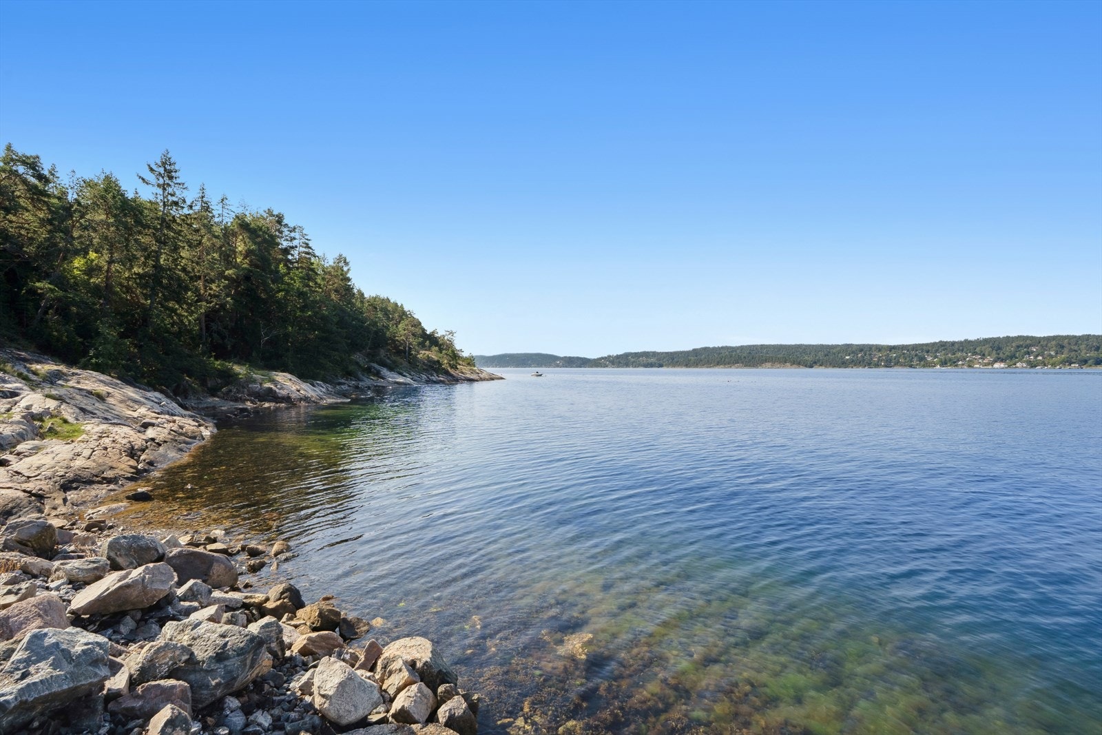 Bunnefjorden har flere populære badeplasser, som Ingierstrand, Hvervenbukta og Bestemorstranda. Galleribilde