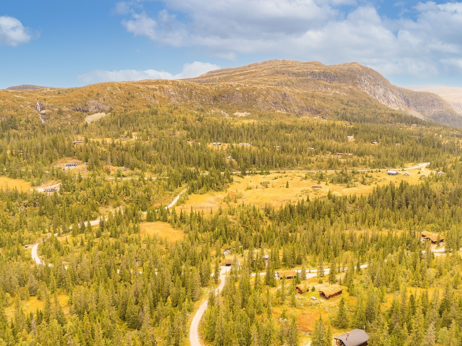 Nær preparerte skiløyper og det er flere varierte turmuligheter både til fots og på sykkel. Kun en kort kjøretur unna Haglebu Skisenter. Galleribilde